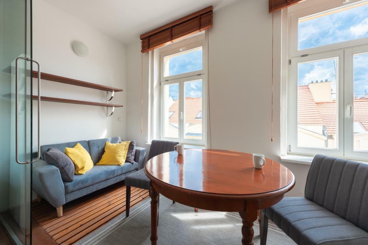 Modern Apartment Few Steps From Centre Praha Bagian luar foto
